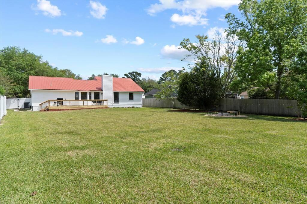 Spacious Home Near Beach, Large Yard, Game Room And Dog Friendly Джэксонвиль Экстерьер фото