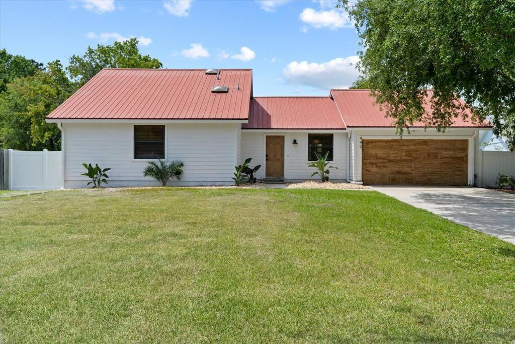 Spacious Home Near Beach, Large Yard, Game Room And Dog Friendly Джэксонвиль Экстерьер фото